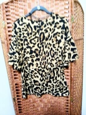 Leopard Print Short Sleeve Top - Black & Tan-(NWOT)